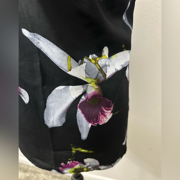 One Shoulder Black & Floral Top NY & Co. - Picture 5 of 8